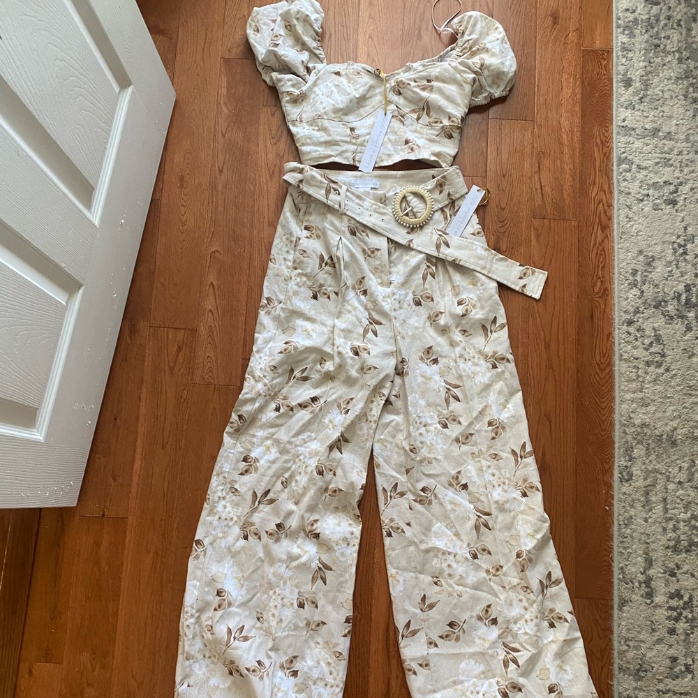 Like new house of Harlow 1960 wide leg pants and crop top set
